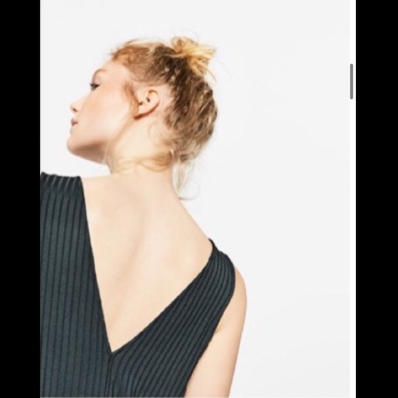 Zara Green Ribbed V Neck Sleeveless Knit Jumpsuit - Picture 4 of 9